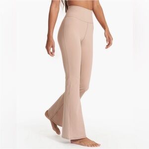 Vuori Studio Flared Pants- Coconut